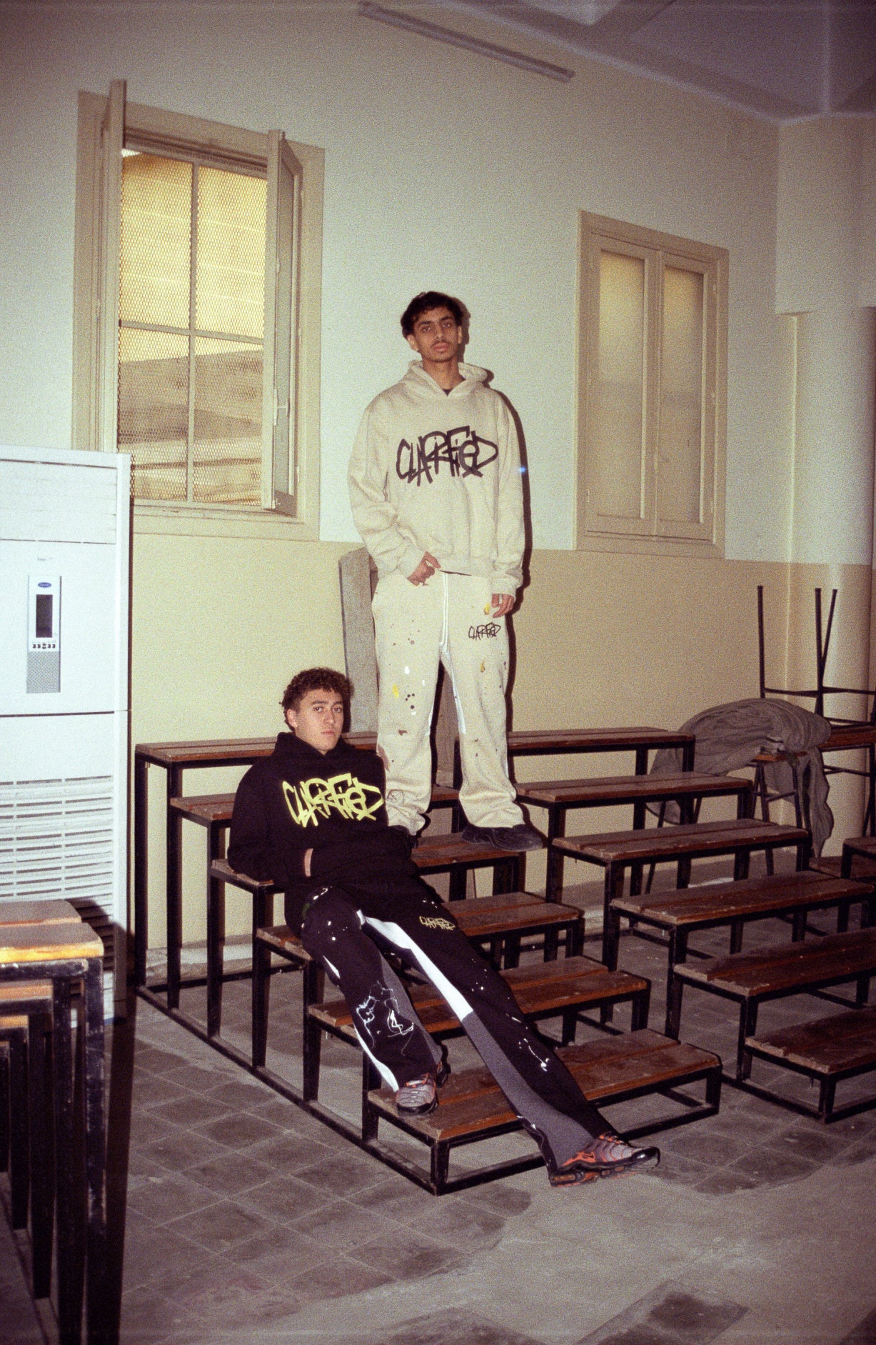 "BEIGE" CLARIFIED PAINTED FLARE SWEATPANTS